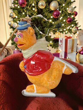 Muppets Fozzie Bear Christmas Ornament Ice Skating Sigma Tastesetter 4 inch